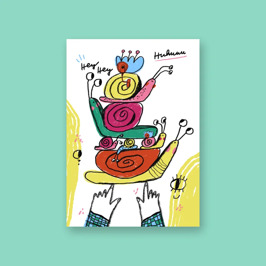 Postkarte: ein Turm aus bunten Schnecken, die sich mit „Hey hey“ und „Huhuuu“ grüßen, auf zwei Beinen